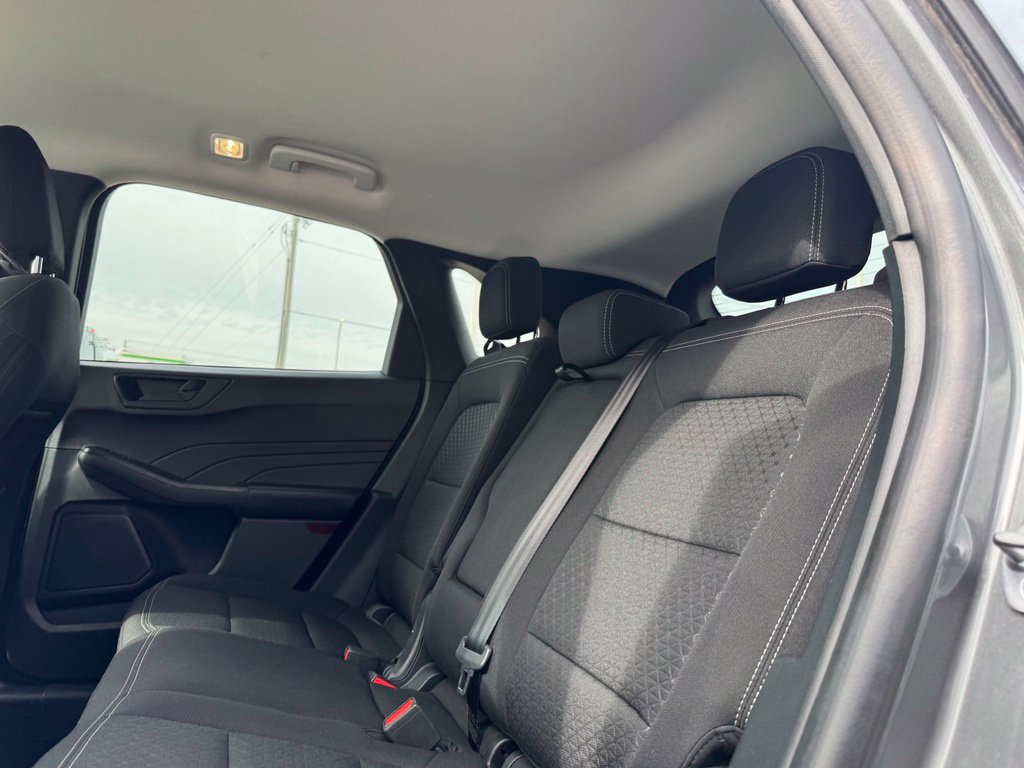 Used 2025 Ford Escape Active AWD/4WD image 12