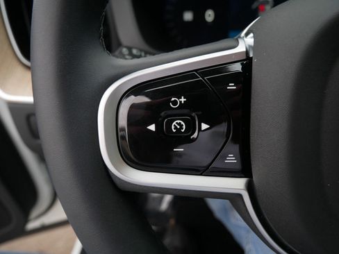 Used 2026 Volvo XC60 B5 Plus w/ Climate Package image 27