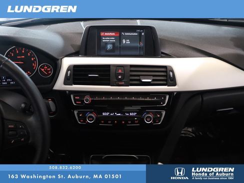 Used 2018 BMW 320i xDrive Sedan w/ Convenience Package AWD/4WD image 19