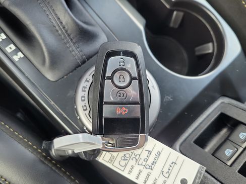 Used 2025 Ford Bronco Badlands AWD/4WD image 29