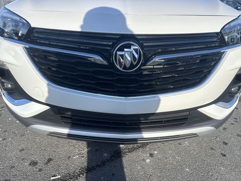 Used 2022 Buick Encore GX Essence w/ Experience Buick Package image 8