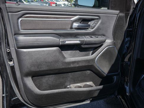 Used 2025 RAM 1500 Laramie image 15