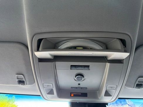 Used 2017 GMC Yukon XL SLT image 25