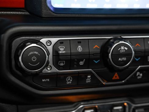 Used 2019 Jeep Wrangler Unlimited Rubicon AWD/4WD image 26