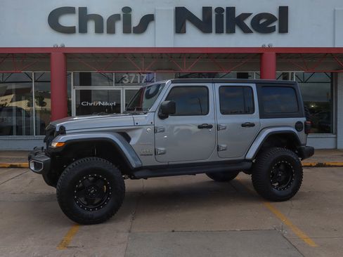 Used 2018 Jeep Wrangler Unlimited Sahara w/ Safety Group AWD/4WD image 1