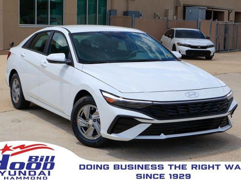 New 2026 Hyundai Elantra SE FWD image 1