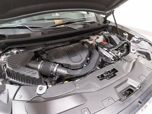 Used 2026 GMC Acadia Elevation w/ Elevation Premium Package FWD image 35
