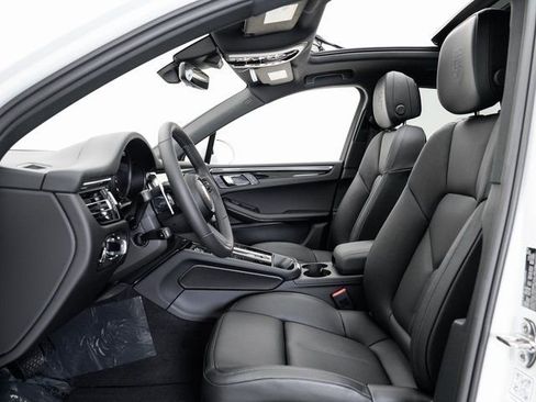 New 2025 Porsche Macan image 6