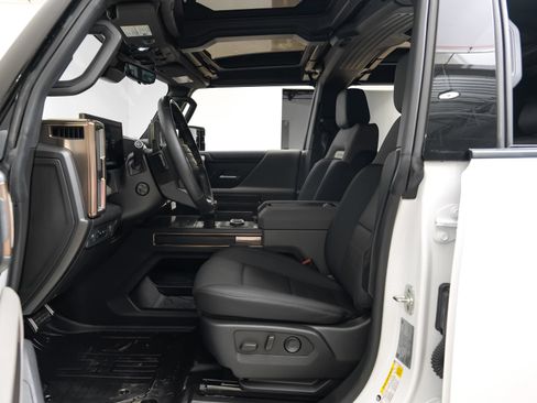 Used 2025 GMC Hummer EV 2X w/ LPO, Sport Package AWD/4WD image 4