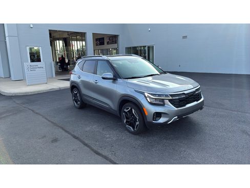 Used 2024 Kia Seltos SX w/ SX Sunroof Package AWD/4WD image 7