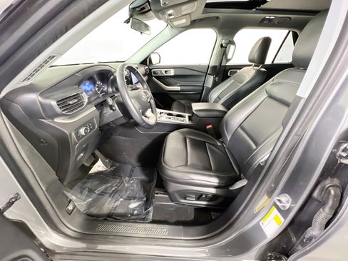 Used 2022 Ford Explorer XLT w/ Equipment Group 202A AWD/4WD image 20