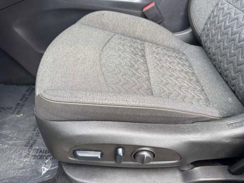 Used 2024 Chevrolet Equinox LT AWD/4WD image 25