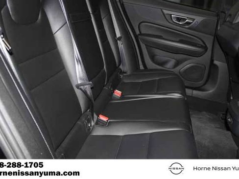 Used 2019 Volvo S60 T5 Momentum w/ Premium Package image 7
