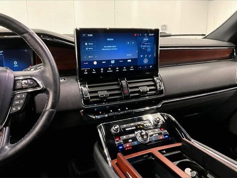 Used 2023 Lincoln Navigator L Reserve image 6