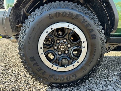 Used 2023 Ford Bronco Badlands image 14