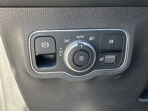 Certified 2025 Mercedes-Benz GLB 250 image 35