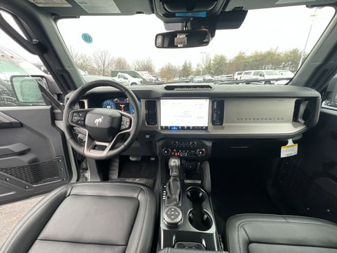 New 2026 Ford Bronco Outer Banks w/ Sasquatch Package image 23