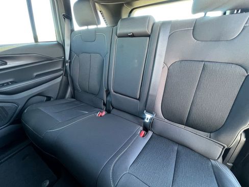 New 2025 Jeep Grand Cherokee Laredo image 22