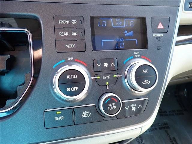 Used 2019 Toyota Sienna XLE Premium AWD/4WD image 18