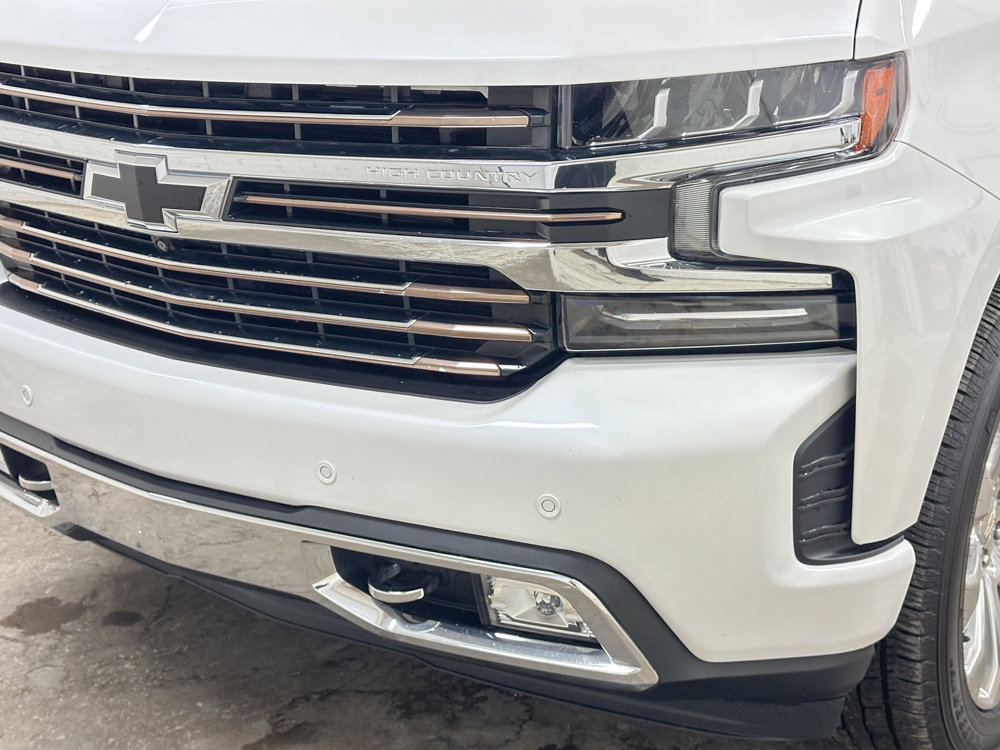 Used 2022 Chevrolet Silverado 1500 High Country w/ Technology Package AWD/4WD image 14
