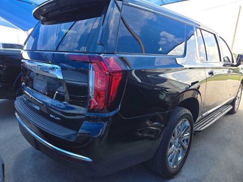 Used 2021 GMC Yukon XL SLT w/ SLT Premium Package RWD image 4