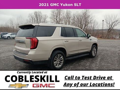 Used 2021 GMC Yukon SLT w/ SLT Luxury Package image 3