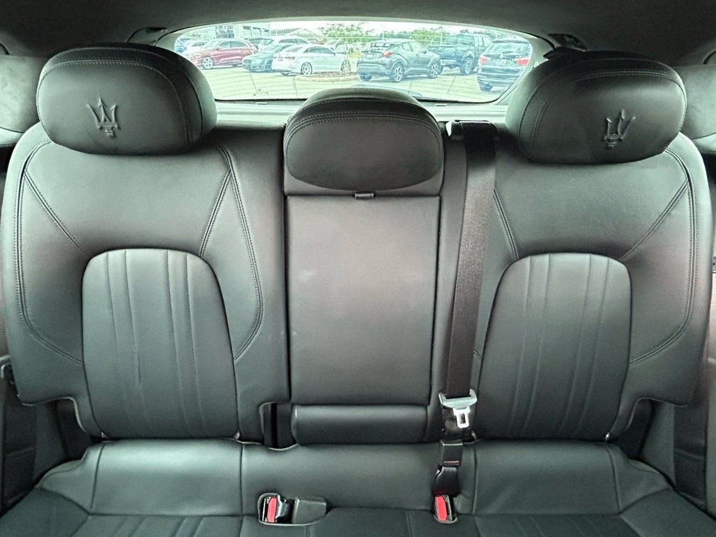 Used 2023 Maserati Levante GT AWD/4WD image 13