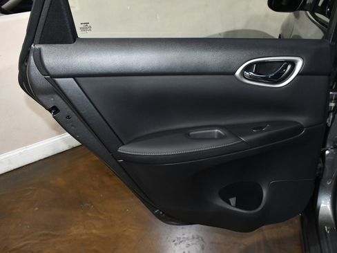 Used 2019 Nissan Sentra SL image 43