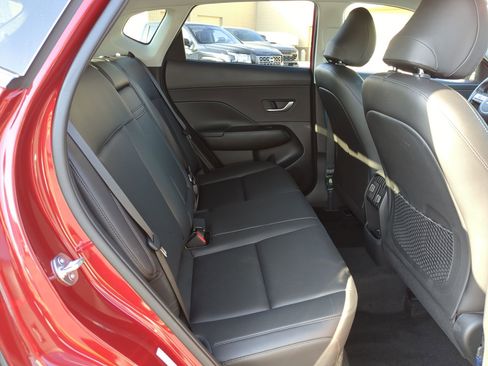 Used 2024 Hyundai Kona Limited image 33