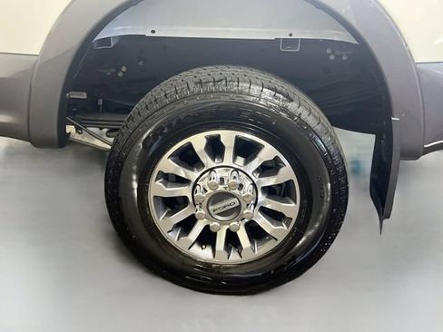 Used 2022 Ford F250 Lariat w/ Lariat Ultimate Package AWD/4WD image 28