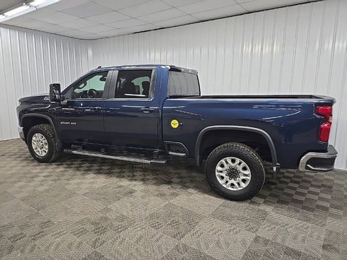 Used 2022 Chevrolet Silverado 3500 LT w/ Convenience Package image 4