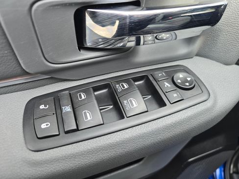 Used 2016 RAM 2500 Big Horn image 28