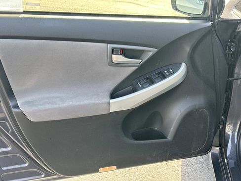 Used 2014 Toyota Prius Plug-In Hybrid image 15