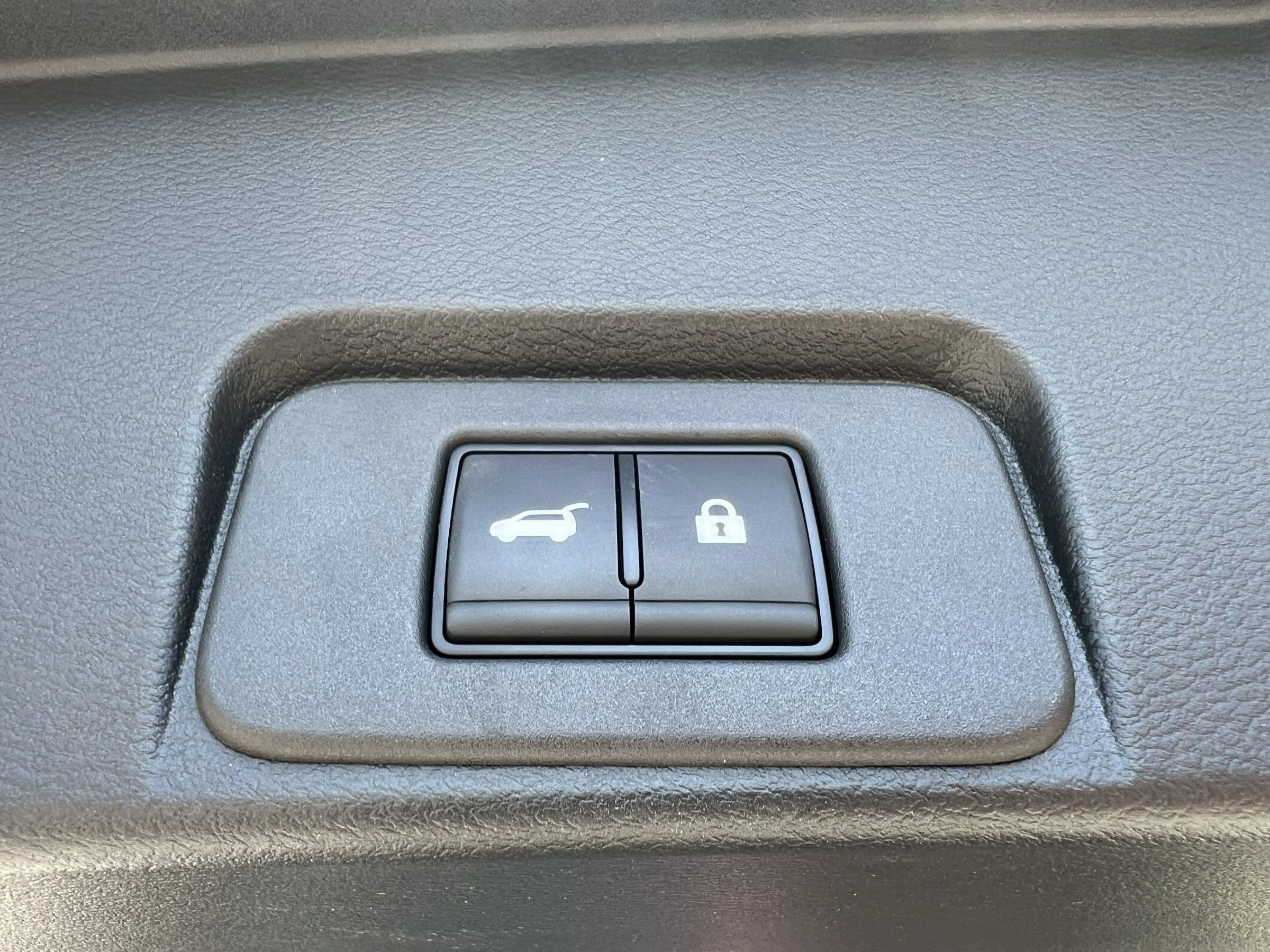 Used 2024 Nissan Rogue SL w/ SL Premium Package FWD image 23