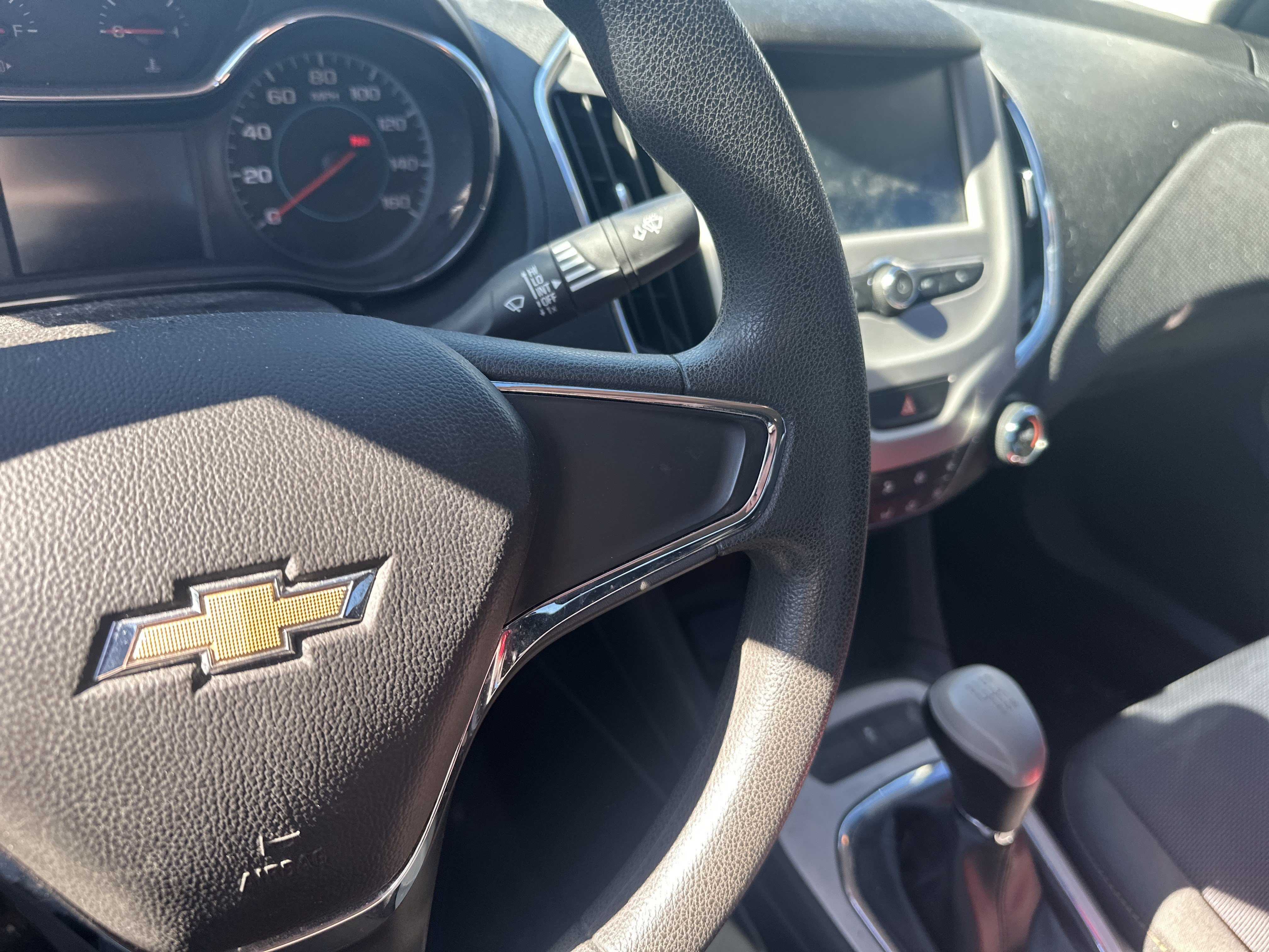 Used 2017 Chevrolet Cruze LS FWD image 18