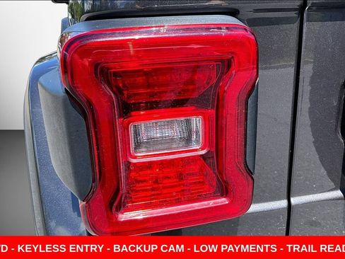 Used 2021 Jeep Wrangler Unlimited Sahara AWD/4WD image 22