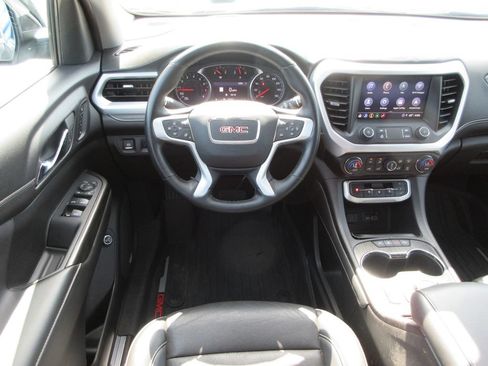 Used 2023 GMC Acadia SLT w/ Preferred Package FWD image 14