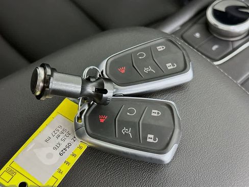 Used 2025 Cadillac XT6 Premium Luxury w/ LPO, Floor Liner Package image 21