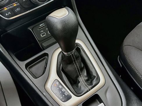 Used 2016 Jeep Cherokee Latitude FWD image 20