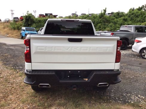 Used 2023 Chevrolet Silverado 1500 Custom Trail Boss AWD/4WD image 3