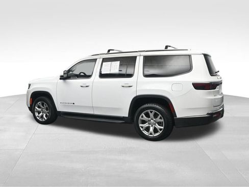 Used 2022 Jeep Wagoneer Series I w/ Premium Group I RWD image 3