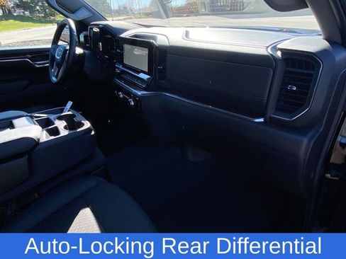 Used 2024 GMC Sierra 1500 SLE image 29