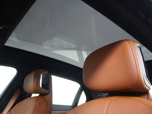 Certified 2025 BMW 740i image 12