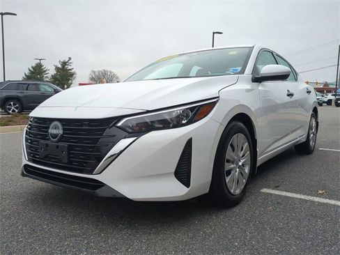 Used 2024 Nissan Sentra S image 8