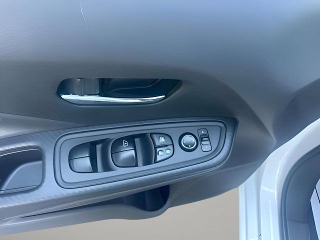 Used 2023 Nissan Versa SV FWD image 10