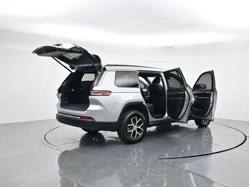 Used 2025 Jeep Grand Cherokee L Limited AWD/4WD image 50