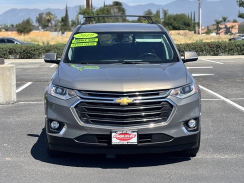 Used 2019 Chevrolet Traverse LT image 2