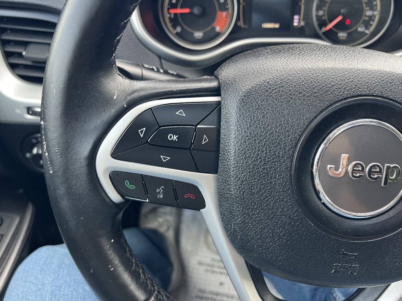 Used 2014 Jeep Cherokee Latitude w/ Comfort/Convenience Group AWD/4WD image 27