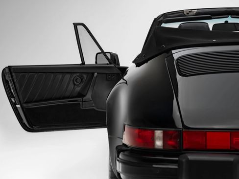 Used 1987 Porsche 911 Carrera RWD image 23