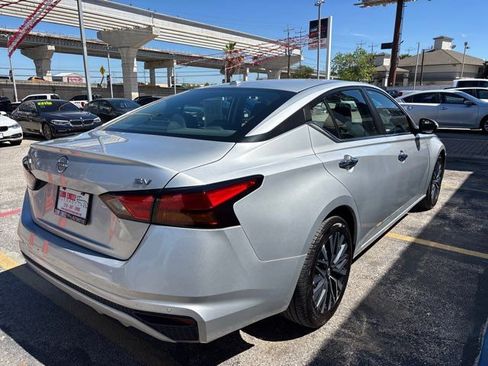 Used 2023 Nissan Altima 2.5 SV image 5